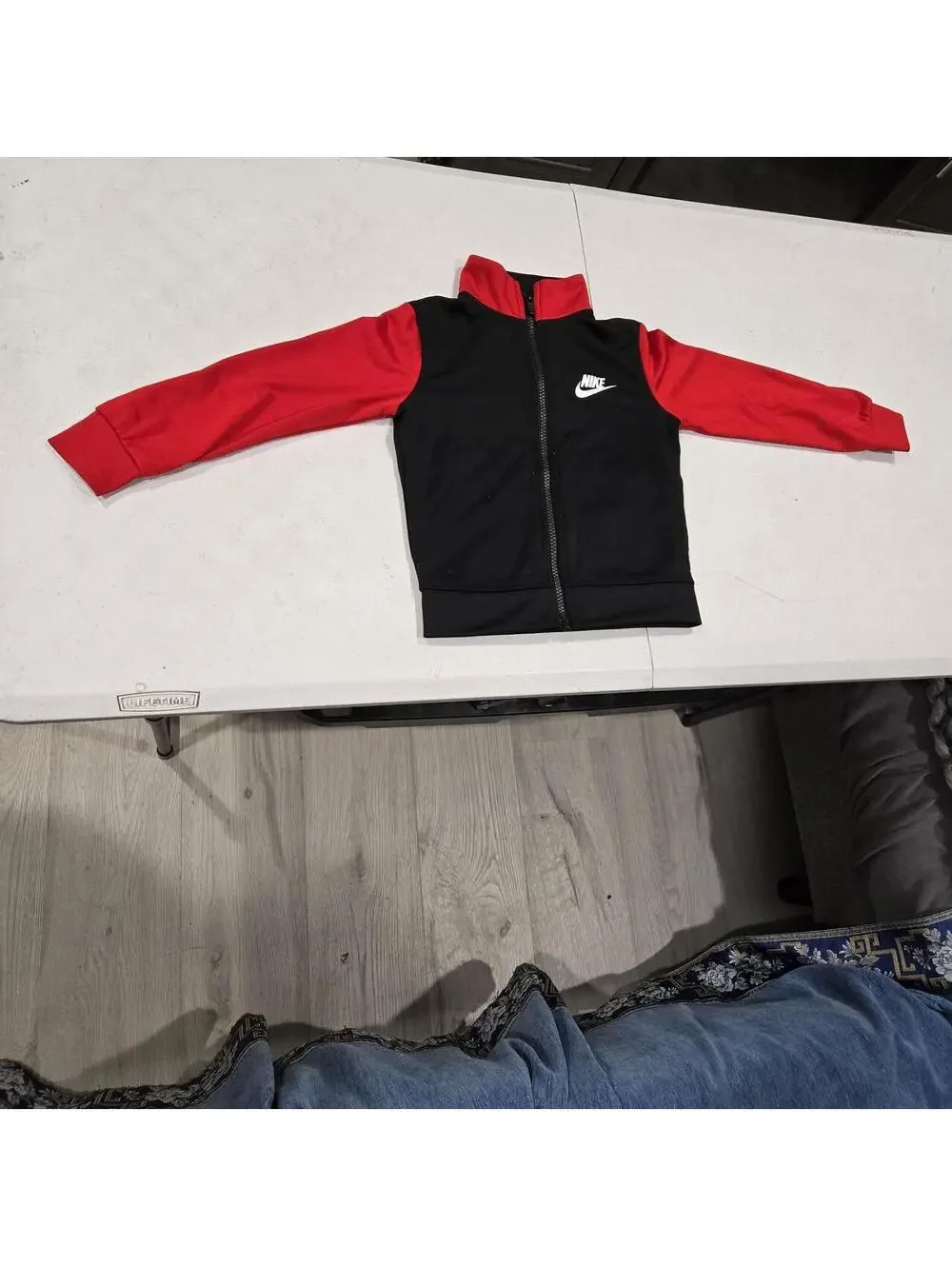 -Nike kids black and red tracksuit